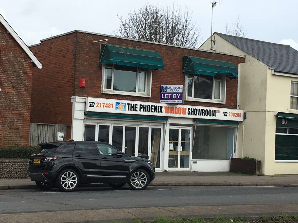 Let 82-84 Broadwater Street West